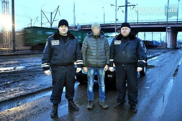 Міліціонери врятували хлопця, який хотів покінчити життя самогубством — фото 1