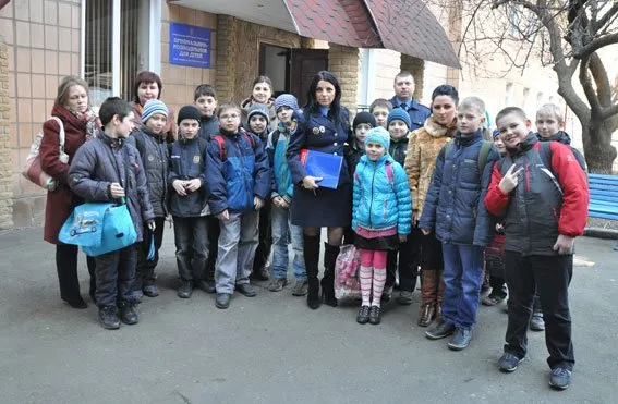 Полтавські школярі відвідали міліцейський розподільник (Фоторепортаж) — фото 3
