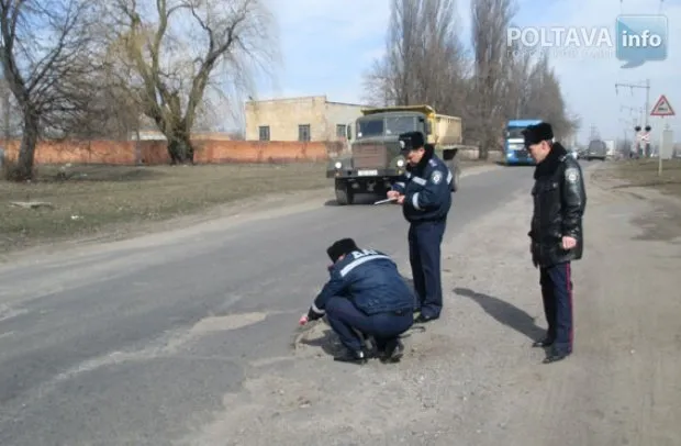 Працівники Державтоінспекції разом з журналістами перевіряли стан автодоріг в регіоні (Фото) — фото 2