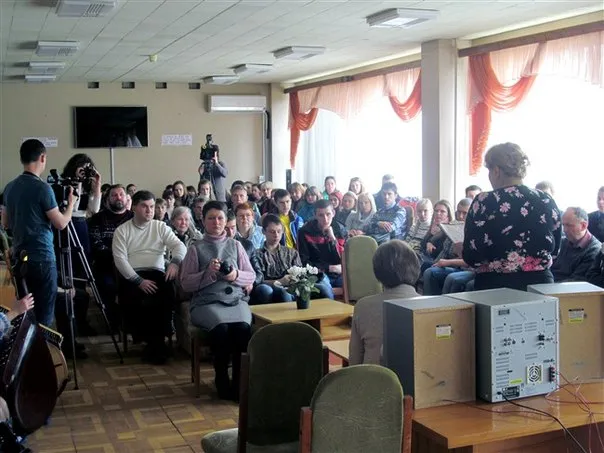 У Полтавській бібліотеці презентували книгу-путівник «Полтава у долі і творчості Тараса Шевченка» (Фоторепортаж) — фото 7