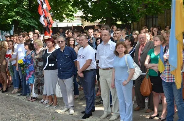 У Полтаві урочисто відзначили 135-річчя від дня народження Симона Петлюри (Фото) — фото 2