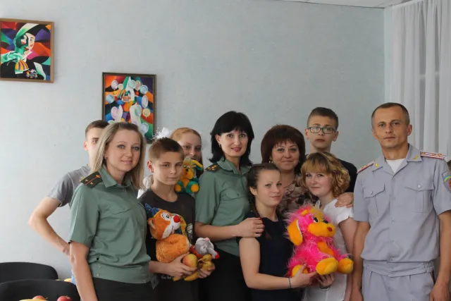Пенітенціарії Полтавщини привітали вихованців школи-інтернату із Днем захисту дітей — фото 1