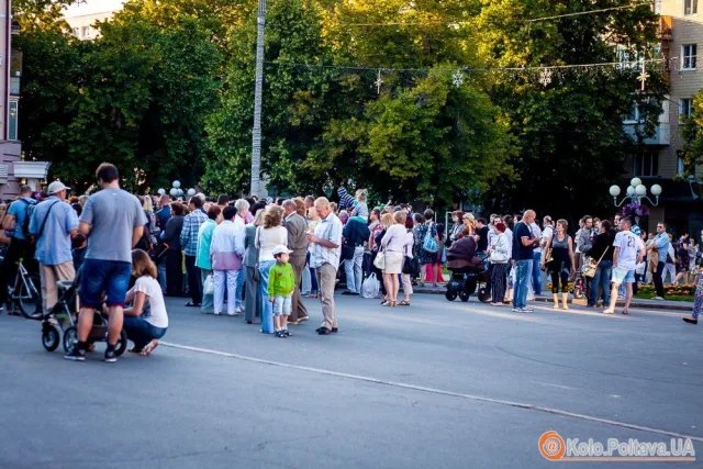 Оркестровий сезон закінчився фінальним концертом перед театром Гоголя (Фоторепортаж) — фото 2