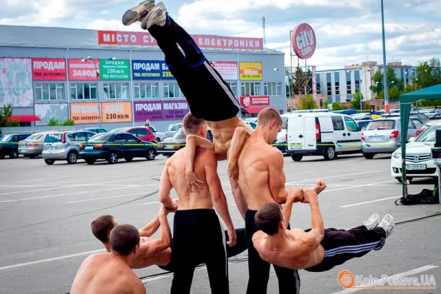 У Полтаві збирали кошти для військових (Фоторепортаж) — фото 4