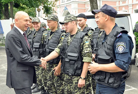 Загін полтавських міліціонерів вирушив у зону АТО (Фоторепортаж) — фото 1