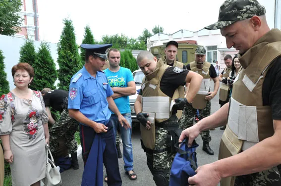 Понад 100 полтавських правоохоронців вирушили в зону АТО на виконання своїх службових обовязків (Фото) — фото 2