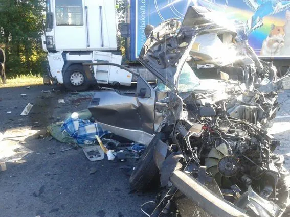 У Пирятинському районі в ДТП двоє людей загинули, ще одна - в реанімації — фото 1