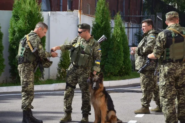 Сьогодні черговий спецпідрозділ полтавської міліції поїхав на Схід (Фоторепортаж) — фото 4