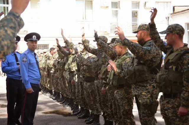Сьогодні черговий спецпідрозділ полтавської міліції поїхав на Схід (Фоторепортаж) — фото 9