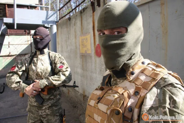 У Полтаві готують бійців до батальйону патрульної служби міліції особливого призначення «Азов» (Фоторепортаж) — фото 2