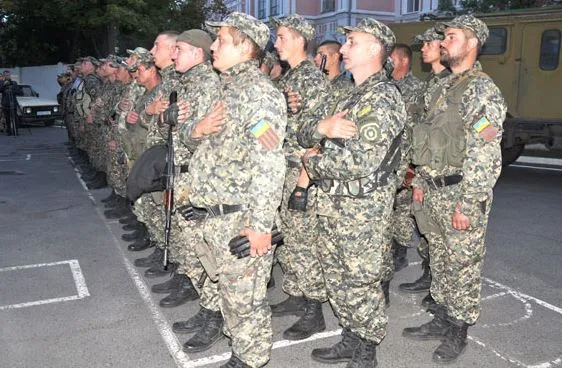 У Полтаві зустрічали міліціонерів, які повернулись із зони АТО (Фото) — фото 4