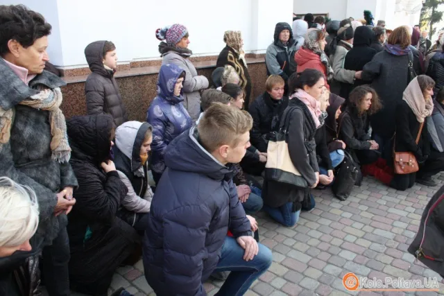 У Полтаві сьогодні прощалися з Валерієм Боняківським, який загинув у зоні АТО (Фоторепортаж) — фото 3