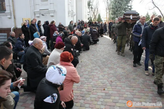 У Полтаві сьогодні прощалися з Валерієм Боняківським, який загинув у зоні АТО (Фоторепортаж) — фото 4