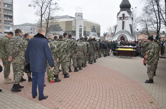 Полтавщина вшанувала загиблих героїв (Фоторепортаж) — фото 5