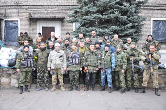 Керівництво міліції Полтавщини відвідало правоохоронців, які несуть службу на передовій (Фото) — фото 4