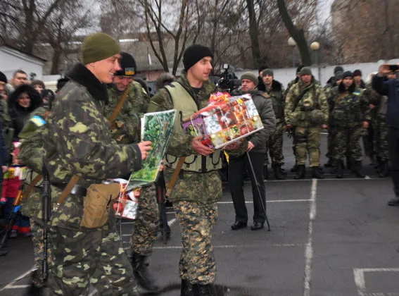 На Схід вирушили бійці батальйону «Полтава» (Фоторепортаж) — фото 5