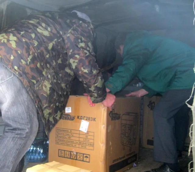 Рятувальники доставлять гуманітарну допомогу бійцям батальйону територіальної оборони Полтавщини (Фото) + (Відео) — фото 3