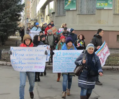 Незадоволені студенти та викладачі не добилися діалогу з ректором і розійшлися (Фото) + (Відео) — фото 1