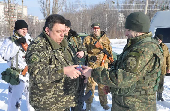 Полтавські правоохоронці відвідали колег у зоні АТО (Фоторепортаж) — фото 2