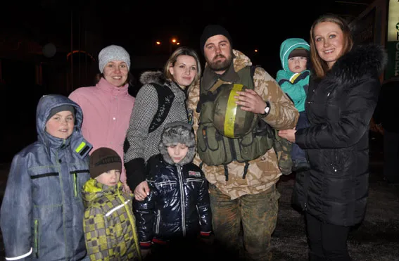 Полтава радісно вітала міліціонерів із поверненням додому з передової (Фото) — фото 2