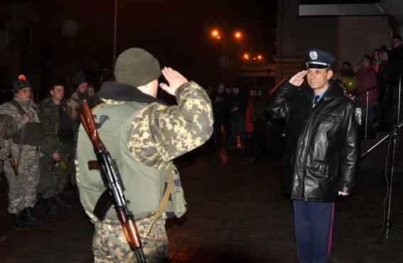 Полтава радісно вітала міліціонерів із поверненням додому з передової (Фото) — фото 3