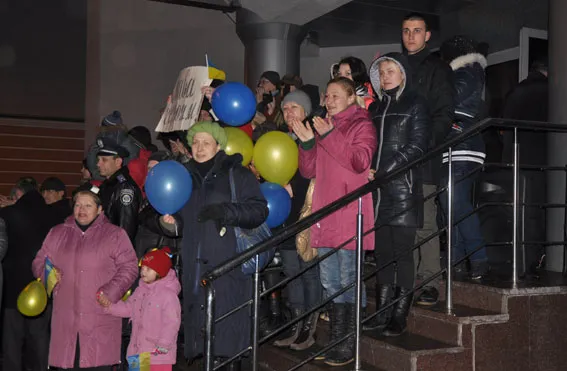 Полтава радісно вітала міліціонерів із поверненням додому з передової (Фото) — фото 4