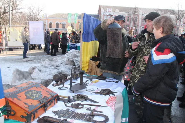 У Полтаві провели етно-свято «Зиму проводжаємо! Весну зустічаємо!» (фото) — фото 1