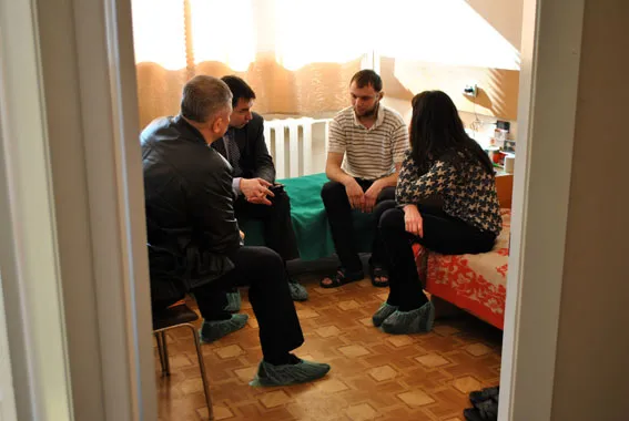 Делегати міліції Полтавщини відвідали поранених колег у Дніпропетровській лікарні (фото) + (відео) — фото 3