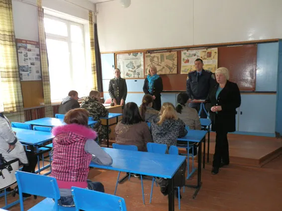 Міліціонери навчають молодь правилам поводження у екстремальних ситуаціях (фото) — фото 3