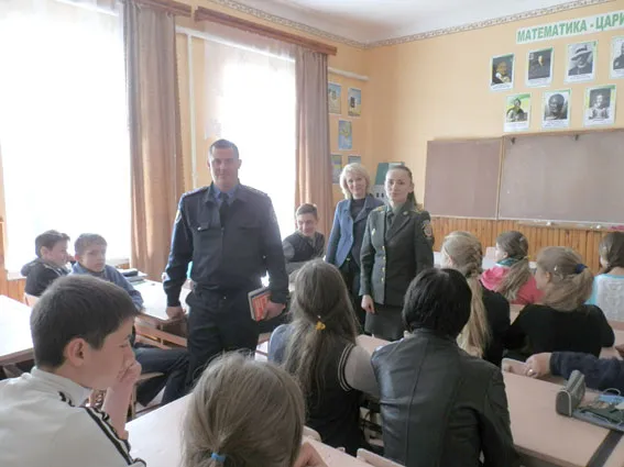 Міліціонери навчають молодь правилам поводження у екстремальних ситуаціях (фото) — фото 4