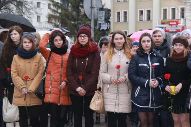 Полтавці вшанували пам’ять славетного земляка, талановитого письменника та неперевершеного драматурга (фото) — фото 1