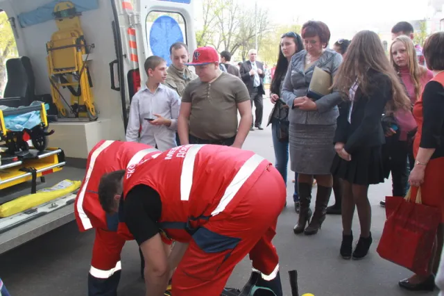 На Театральній площі вчили рятувати життя (фото) — фото 3