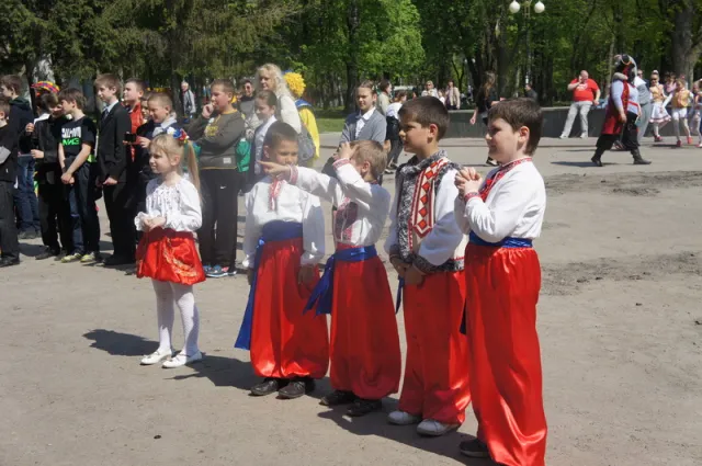 У день відкриття сезону полтавці безкоштовно каталися на атракціонах в Парку «Перемога» (фото) — фото 2