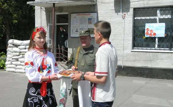 Військова частина 3059 зустріла бійців, які повернулись із зони АТО (фото) — фото 4