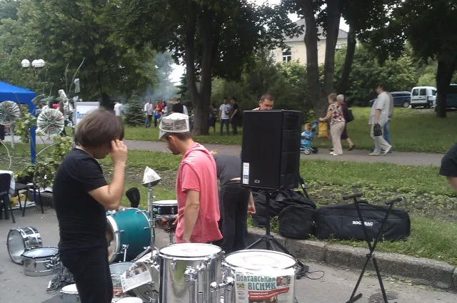 Полтавці за день пожертвували на потреби військових майже 72 000 грн — фото 3