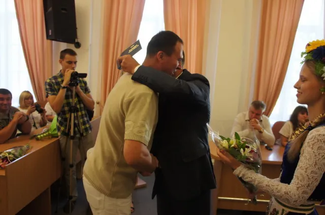 Ще 18 військовослужбовців, які повернулись із зони АТО, отримали посвідчення «Учасник бойових дій» (фото) — фото 1