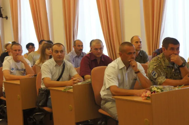 Ще 18 військовослужбовців, які повернулись із зони АТО, отримали посвідчення «Учасник бойових дій» (фото) — фото 2