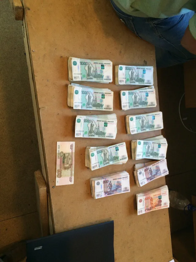 Полтавський пенсіонер став спонсором терористів: він намагався доставити їм понад 1,7 мільйона рублів — фото 1