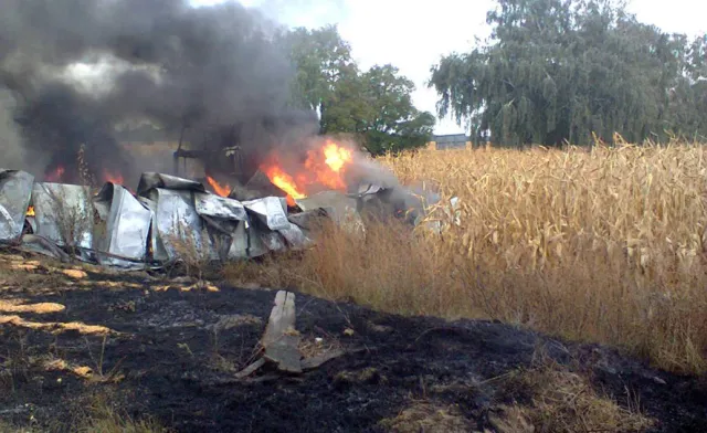 На Полтавщині зіткнулось два вантажних автомобіля: один із водіїв у хірургії (фото) — фото 1