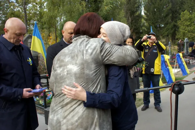 Полтавчани вшанували загиблих учасників АТО (фото) — фото 3